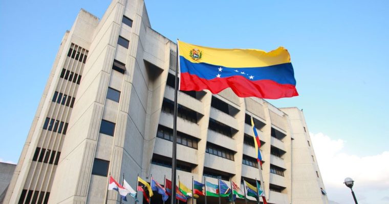La décision du 30 mars 2017 du Tribunal Suprême de Justice vénézuélien : un « auto-coup d’Etat » juridictionnel [Par Carolina Cerda-Guzman]