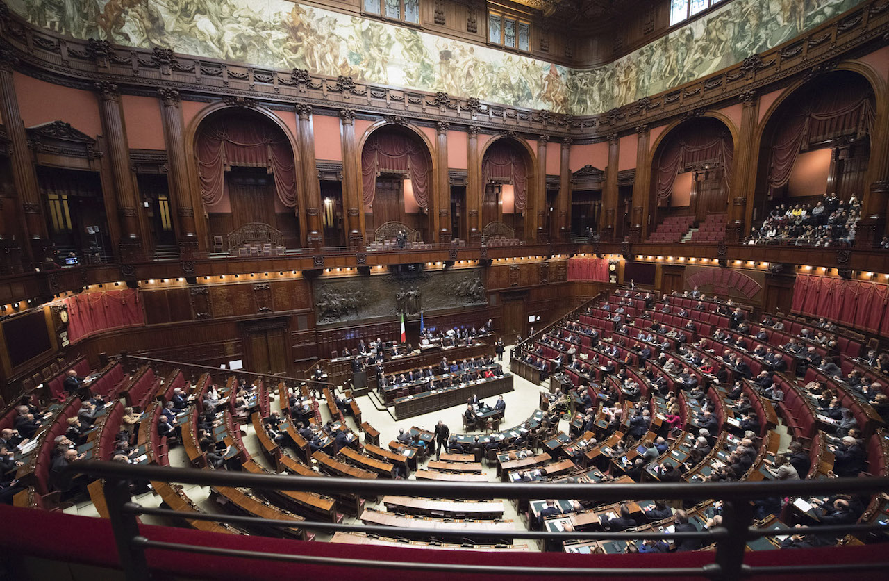 <b> La fin du groupe des « isolés » en droit parlementaire italien ? </b> </br> </br> Par Chiara Spiniello et Alexis Fourmont
