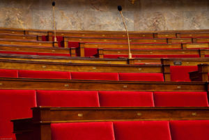 <b> Regard critique sur l’adoption de la loi de finances pour 2026: L’incompréhension de la « logique coalitionnelle » (1/2) </b> </br> </br> Par Théo Ducharme & Émilien Quinart