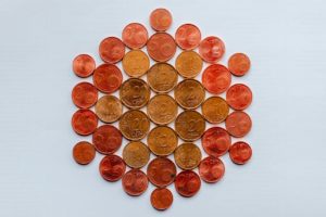 <b> Regard critique sur l’adoption de la loi de finances pour 2026: L’usage contestable des procédures d’urgence (2/2) </b> </br> </br> Par Théo Ducharme & Émilien Quinart