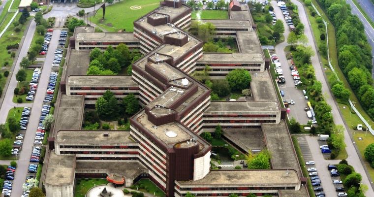 <b> Loyauté à la Constitution : essor d’un principe de la fonction publique allemande – au-delà de la fonction publique ? </b> </br></br> Par Sarah Geiger